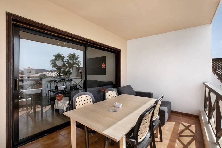 Appartement entier, Appartement de vacances 'Royal Park Albatros' avec piscine et Wi-Fi. in Las Adelfas, San Miguel de Abona