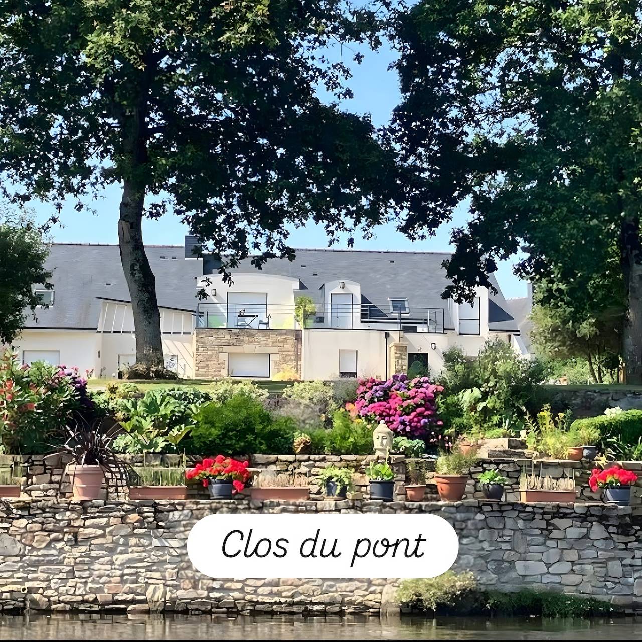 Apartamento entero, Apartamento «Le clos du pont» con vistas al lago, piscina compartida y Wi-Fi in Noyalo, Côte des Mégalithes