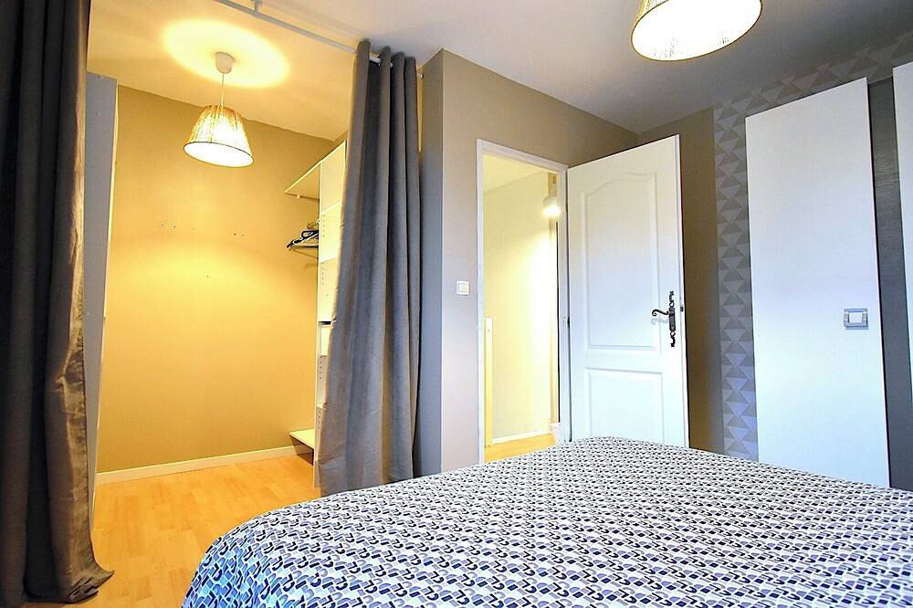 Air-conditioned Villa Les Oliviers with private pool & office in Saint-Paul-en-Forêt in Saint-Paul-en-Forêt, Mediterranean Coast (France)