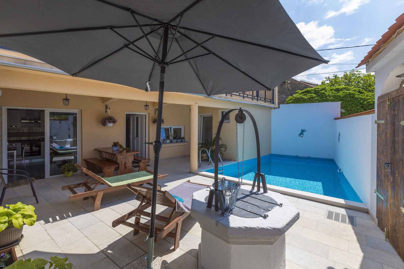 Vakantiehuis in buitenzwembad in Tribalj, Primorje-Gorski Kotar