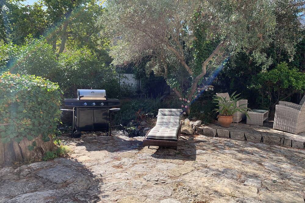 Cosy town house, 1 bedroom, sleeps 4 - Outsideeur 150 m² - Parking in Aubagne, Marseille region