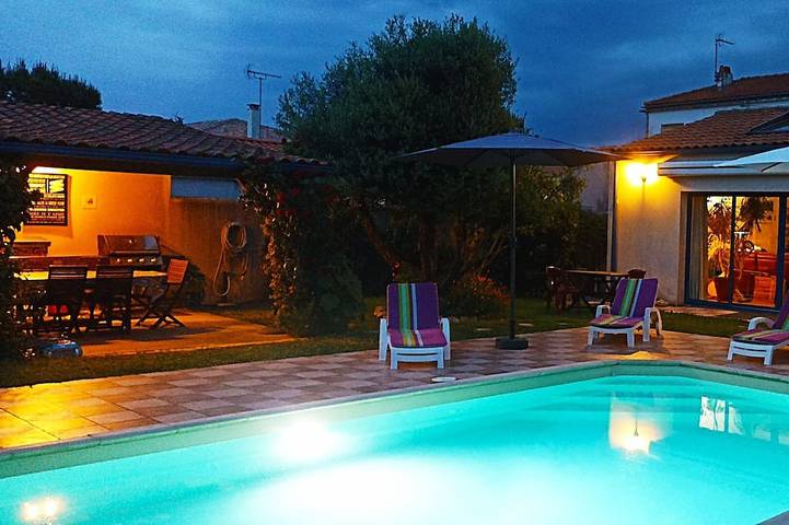 Location de vacances pour 8 personnes, avec jardin à Sainte-Soulle