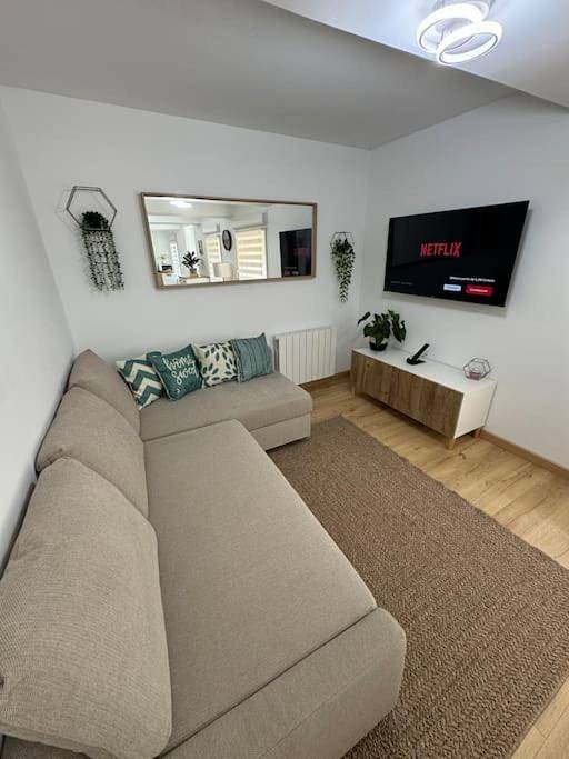 Gîte pour 4 personnes, avec jacuzzi et terrasse dans La Chapelle-de-Guinchay