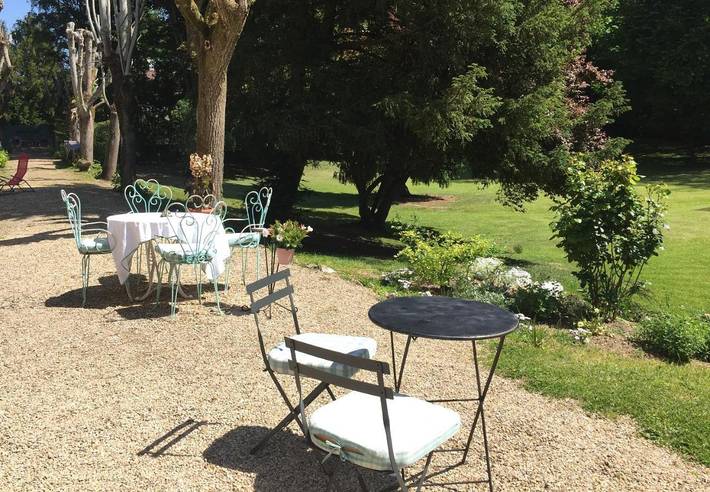Location de vacances pour 2 personnes, avec terrasse ainsi que vue et jardin à Seine-Port - 4
