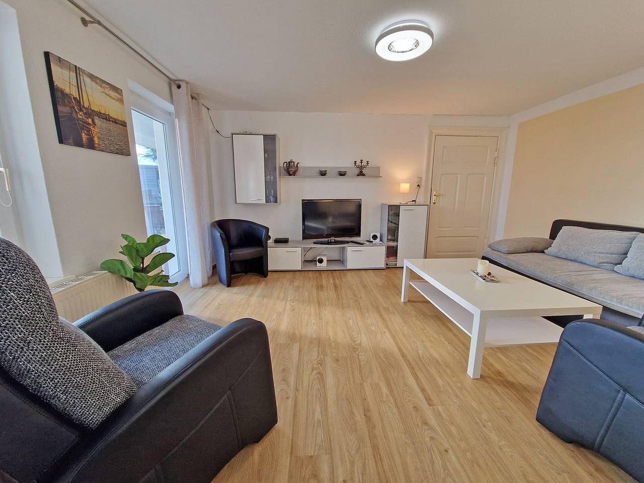 Ganze Wohnung, Ferienwohnung Ostseeheim, 1. Reihe am Meer in Sassnitz, Nationalpark Jasmund