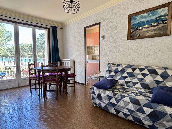 Gîte pour 4 personnes, avec balcon dans Plage des Pins - 2