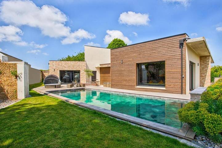 Location de vacances pour 7 personnes, avec piscine et jardin à Biéville-Beuville