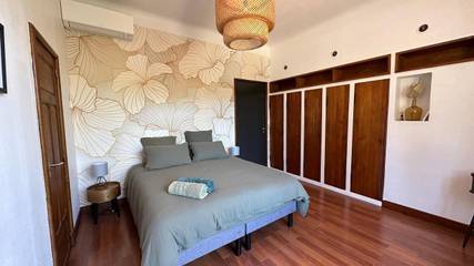 Maison d’hôte pour 2 personnes, avec piscine et vue ainsi que terrasse et jardin à Villeneuve-Minervois