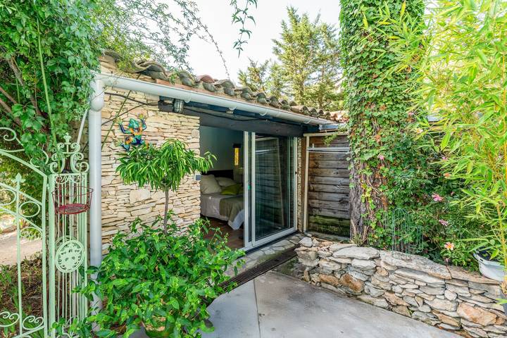 Location de vacances pour 2 personnes, avec jardin et jacuzzi à Nîmes - 3