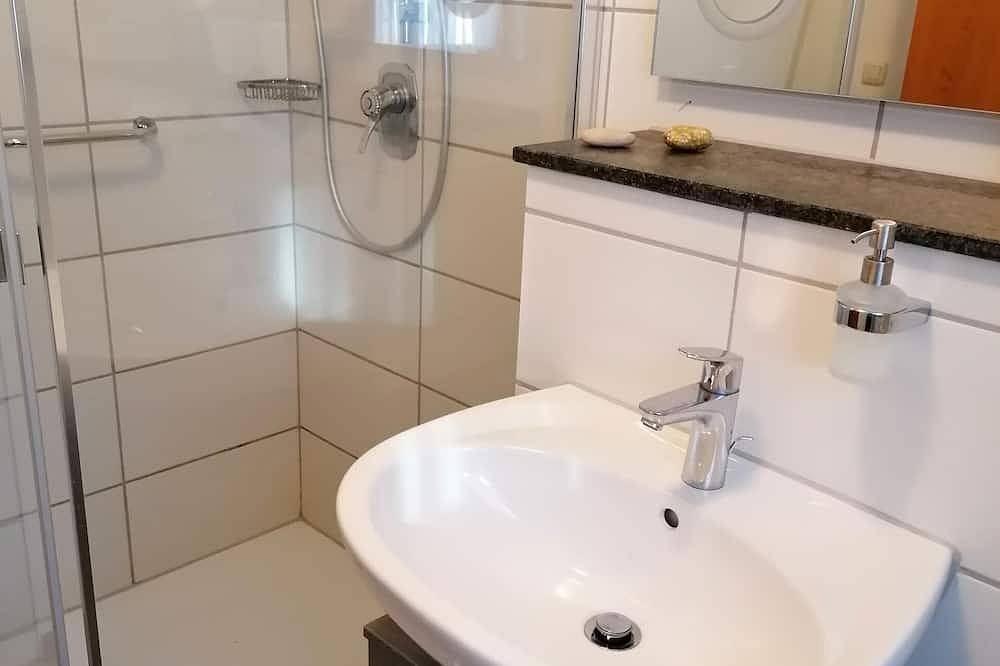 Ganze Wohnung, Modern renoviertes Appartement mit Außenpool, Innenschwimmbad und Sauna in Hauzenberg, Passauer Land