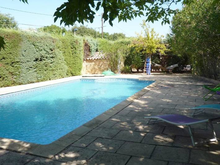 Gîte pour 4 personnes, avec vue ainsi que jardin et piscine, adapté aux familles à Bagnols-sur-Cèze - 2
