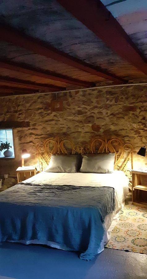 Location de vacances pour 2 personnes, avec vue ainsi que terrasse et jardin dans Saint-Myon