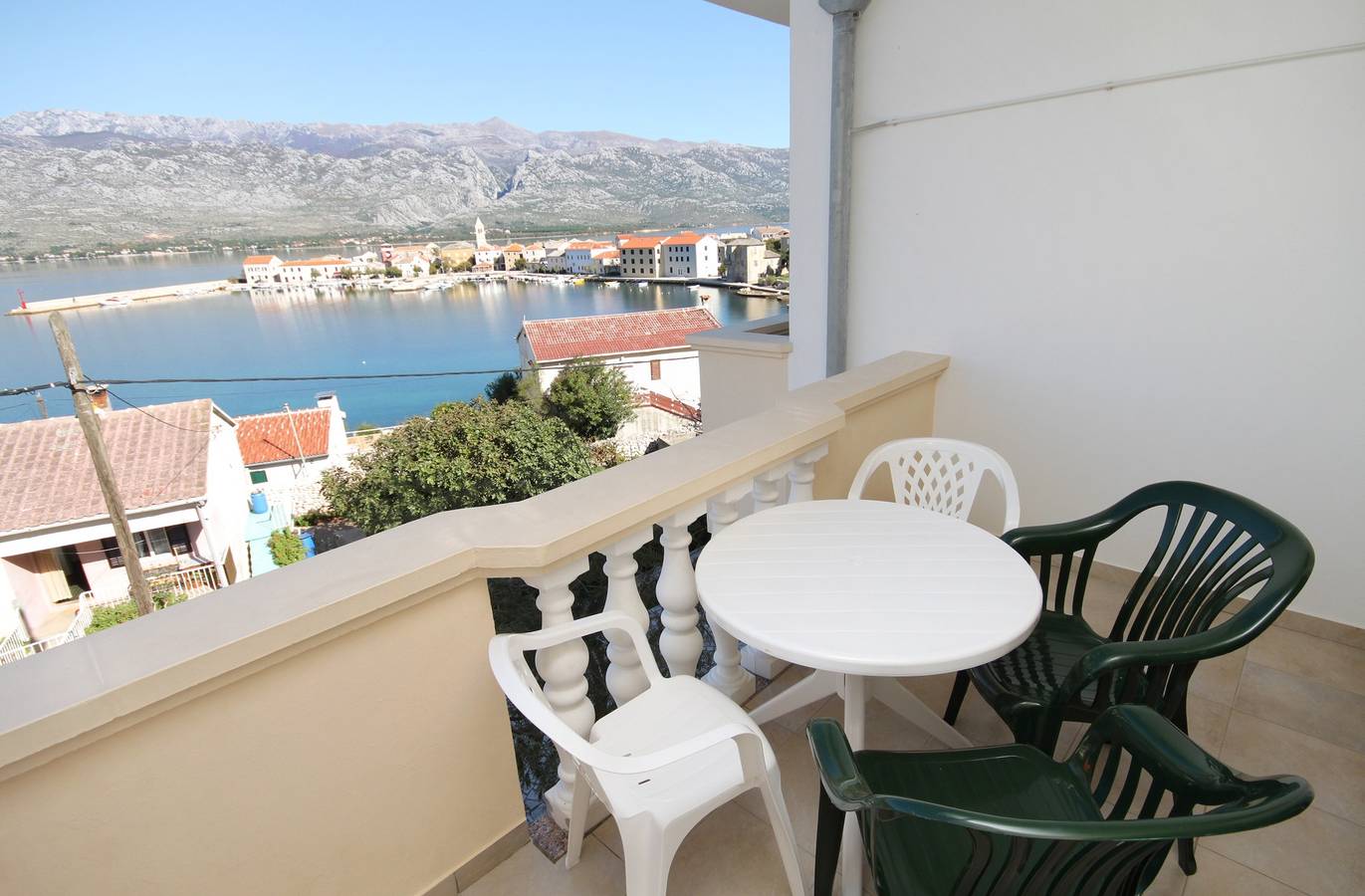 Entire apartment, One bedroom apartment with terrace and sea view Vinjerac, Zadar A-3248-c in Posedarje, Zadar
