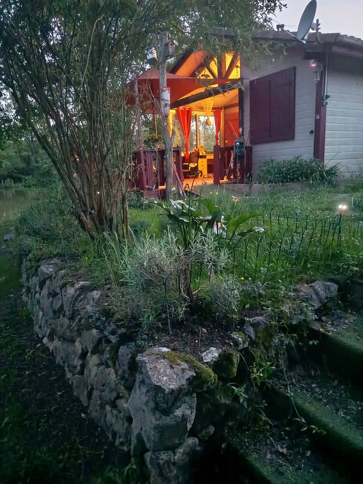 Chalet pour 4 personnes, avec vue sur le lac et terrasse dans le Gers - 3