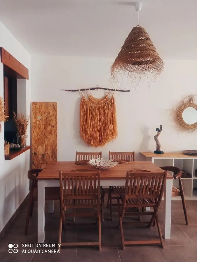 Apartamento de vacaciones para 4 personas, con terraza además de vistas y piscina - 1