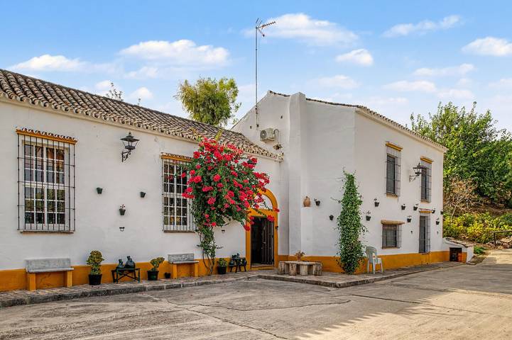 Holiday Home 'Finca Molino El Vado' with Mountain View, Wi-Fi and Air Conditioning in Villamartín, White Villages