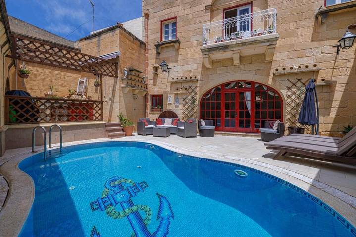 Ferienhaus für 10 Personen, mit Balkon und Pool sowie Ausblick