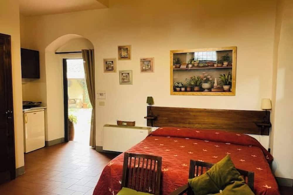 Bilocale nel verde con piscina 7 km da Firenze in Fiesole, Valdarno