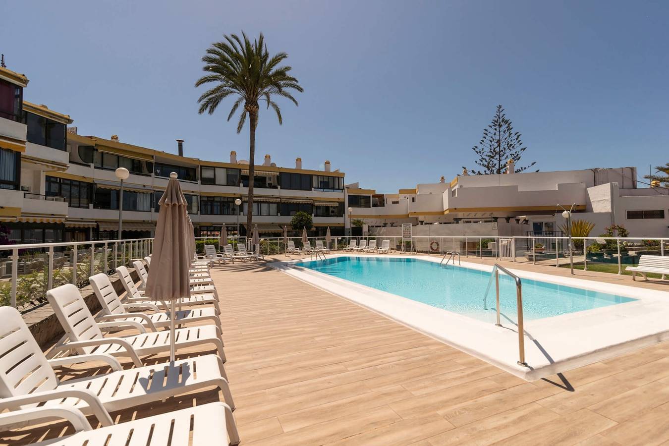 Entire apartment, Lightbooking San Agustin Las Flores in San Agustin, San Bartolomé de Tirajana