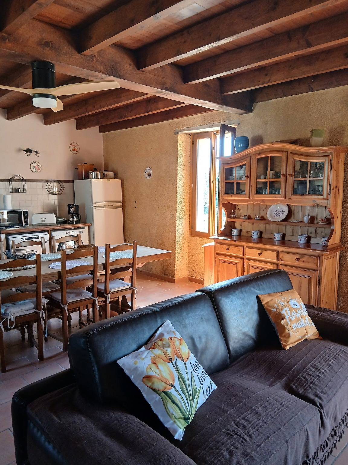 Maison de vacances « Grande maison avec piscine et cabane unique ,piscine privée, terrasse et Wi-Fi in Région de Villeneuve-sur-Lot