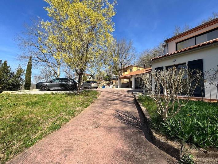 Location de vacances pour 6 personnes, avec vue et balcon à Douelle (Lot) - 2