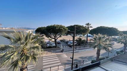 Gîte pour 6 personnes, avec terrasse dans Casino De Sainte Maxime