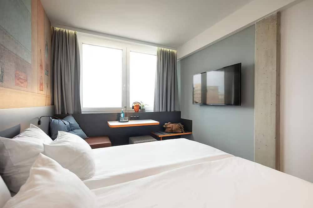 Romantic Escape | Elegant Double Stay | Pet Friendly | Near Castle of Isenburg in Offenbach-sur-le-Main, Offenbach