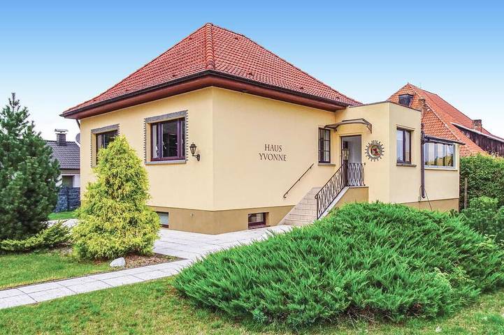 Ferienhaus für 5 Personen, mit Balkon und Sauna sowie Garten in Sternberger Seenlandschaft