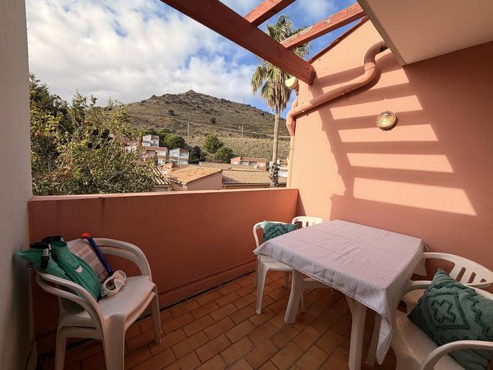 Gîte pour 4 personnes, avec terrasse et piscine, adapté aux familles à Cerbère - 2