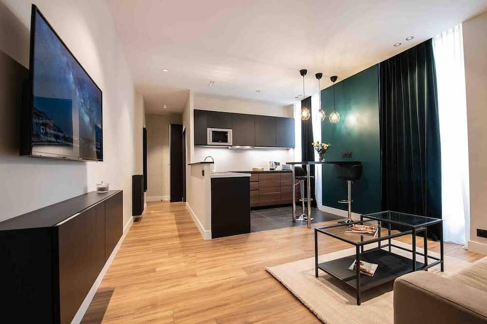 Entire apartment, Monaco Modern 2 Beds Apartment Near Casino in Beausoleil, Nice region