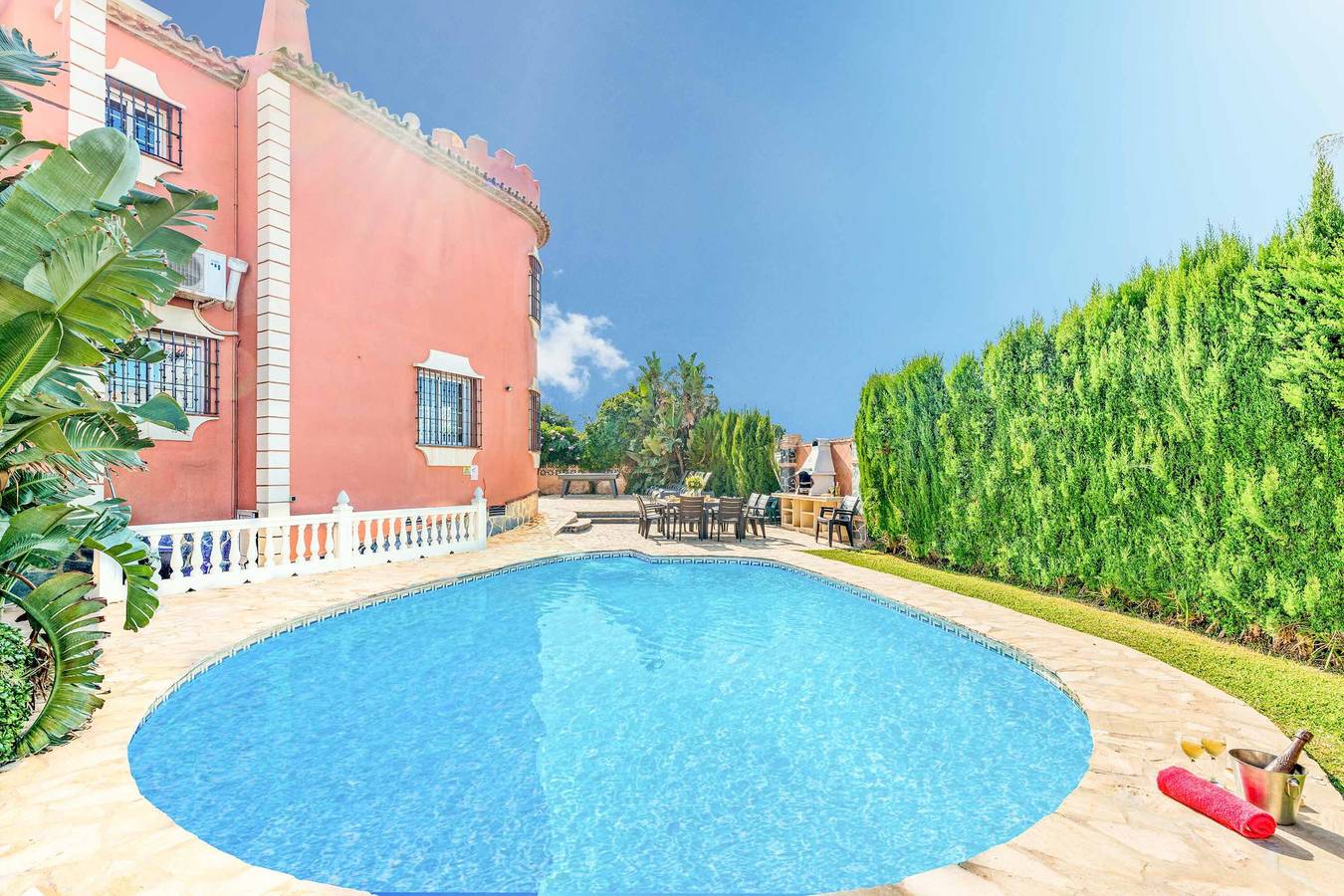 Villa für 14 Personen mit Terrasse in Mijas Costa, Mijas