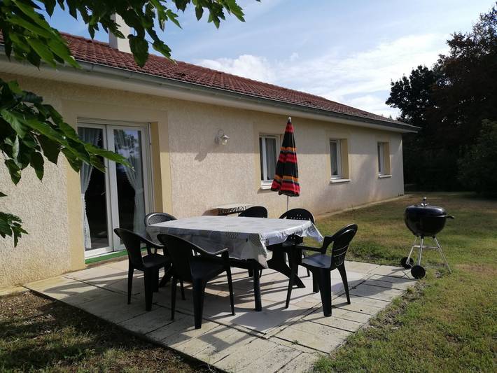 Gîte pour 6 personnes, avec jardin et terrasse