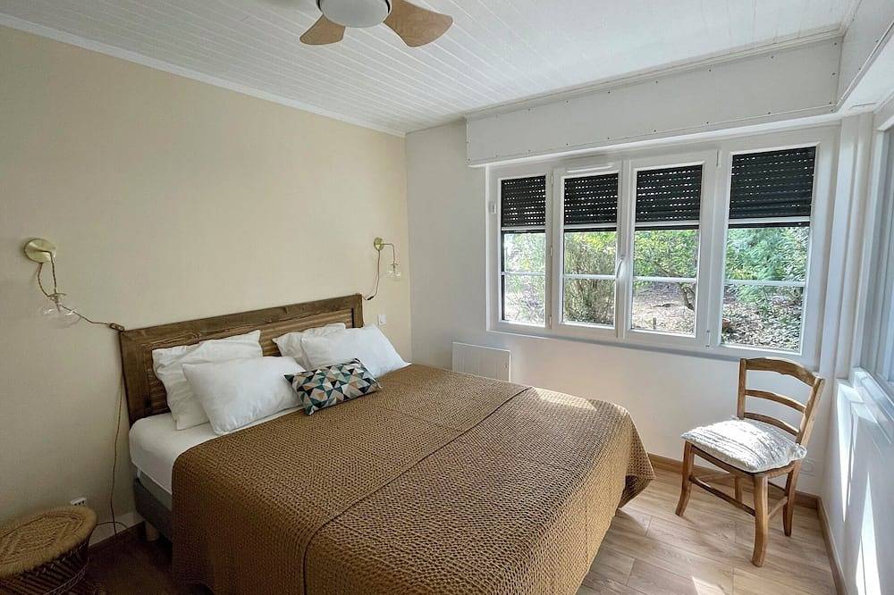 Completely newly renovated wonderful house directly on the lake with a wonderful lake view in Lac de Lacanau, Lacanau