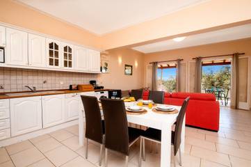 Villa for 6 People in Nissaki, Corfu, Photo 4