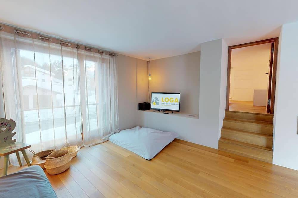 Apartamento entero, Moderno, luminoso apartamento de 1 1/2 habitación con un bonito balcón en un lugar soleado y tranquilo in Bregaglia, Engadina