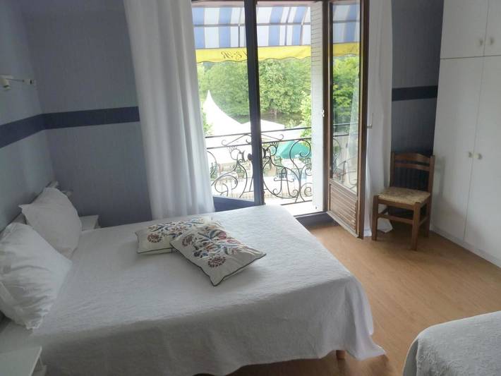 Hôtel pour 2 personnes, avec terrasse et vue, animaux acceptés à Vincelottes - 2