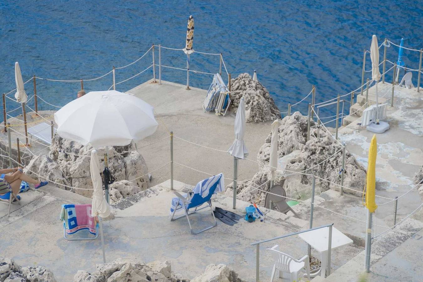 Ganze Wohnung, Ferienwohnung "Sea House on the Rocks" mit privater Terrasse und Klimaanlage in Santa Cesarea Terme, Salento