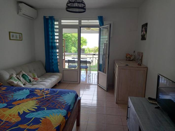 Gîte pour 4 personnes, avec piscine et jardin ainsi que vue et terrasse dans Anse Mabouyas - 4