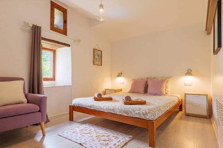 B&b voor 5 personen, met Whirlpool en Tuin in de Ardèche