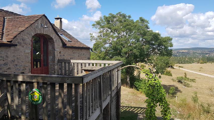 Gîte pour 6 personnes, avec Terrasse ainsi que Jardin et Vue