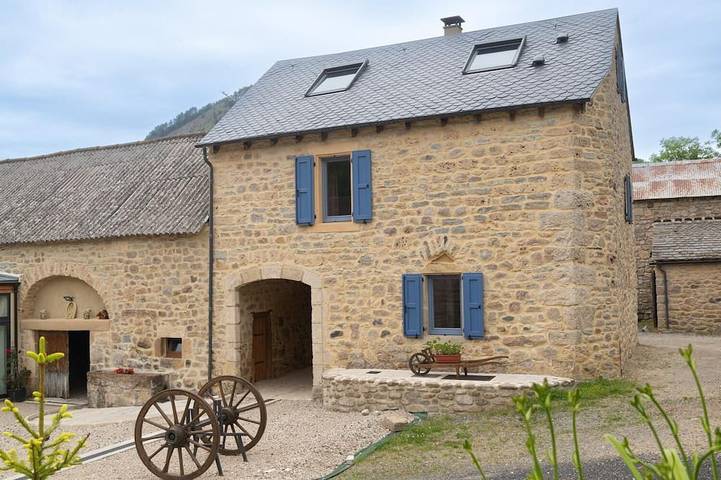 Location de vacances pour 6 personnes, animaux acceptés à Saint-Étienne-du-Valdonnez