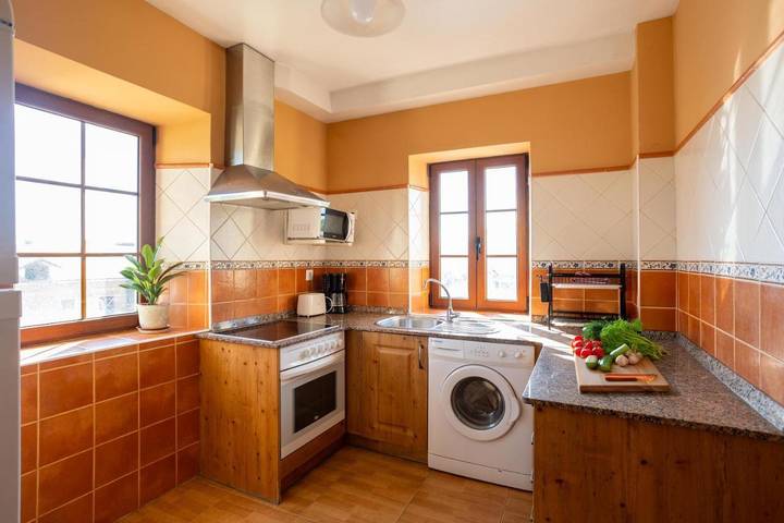 Apartamento de vacaciones para 4 personas, con jacuzzi además de jardín y piscina en Cantabria - 2