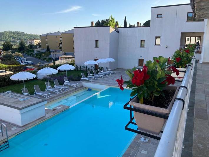 Resort per 2 persone, con Terrazza e Giardino nonché Piscina e Sauna in Chianti