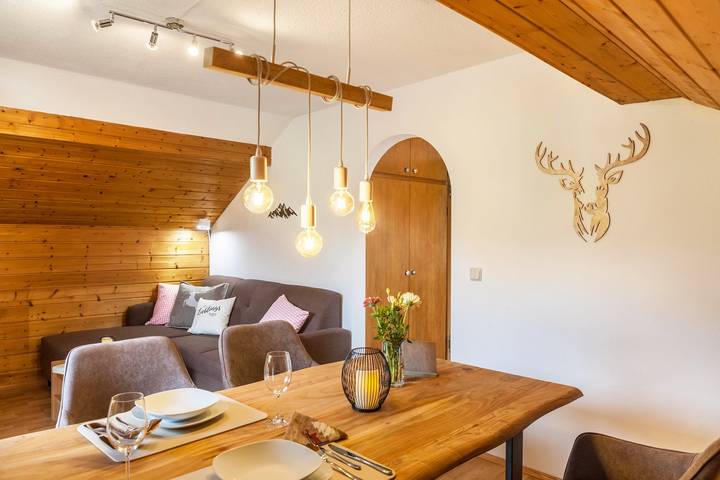 Entire apartment, Apartment "Reschberg" with Mountain View, Balcony and Wi-Fi in Farchant, Bavarian Alps