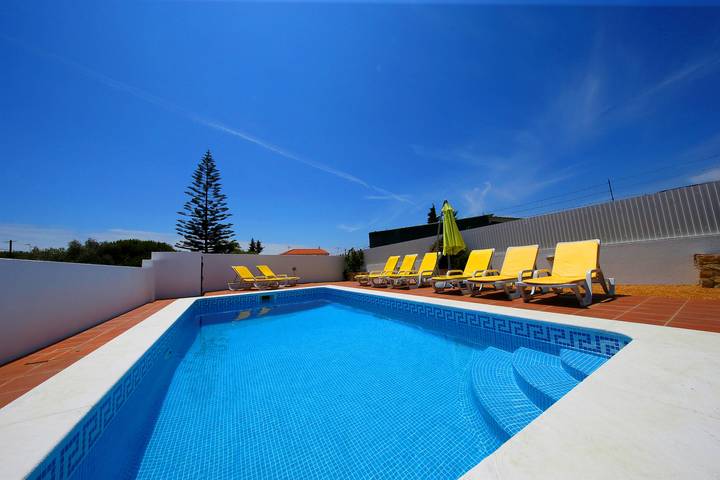Apartamento de férias para 8 pessoas, com Varanda e Jardim em Manta Rota