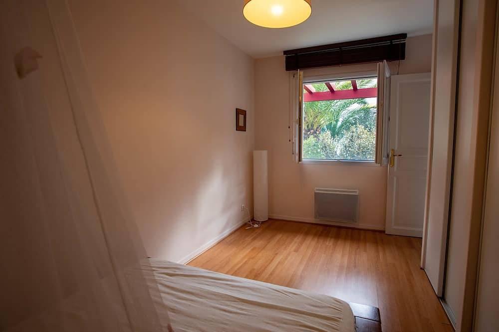 Entire apartment, Anglet T2 Classified 3 * - Beaches / Forest, Comfortable, Terrace 25m2, Equip. baby in Anglet, Bayonne region