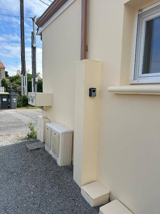 Location de vacances pour 2 personnes, avec terrasse dans Plage Du Port Meleu Prefailles - 3