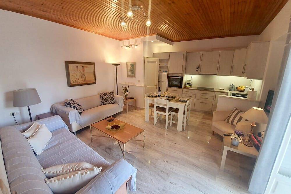 Fully Renovated Christiana’s Traditional Villa in Hydra