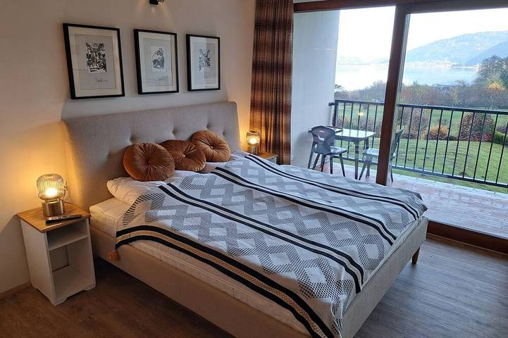 Entire apartment, Studio Landskron Seezugang in Villach, Lake Ossiach