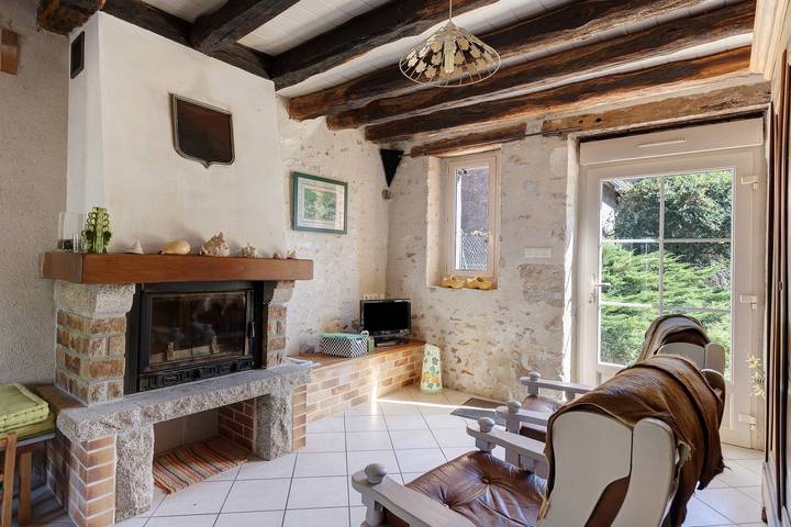 Gîte « Le Prieuré De Suzon » avec terrasse privative, jardin commun et Wi-Fi in Tourailles, Vallée de la Loire